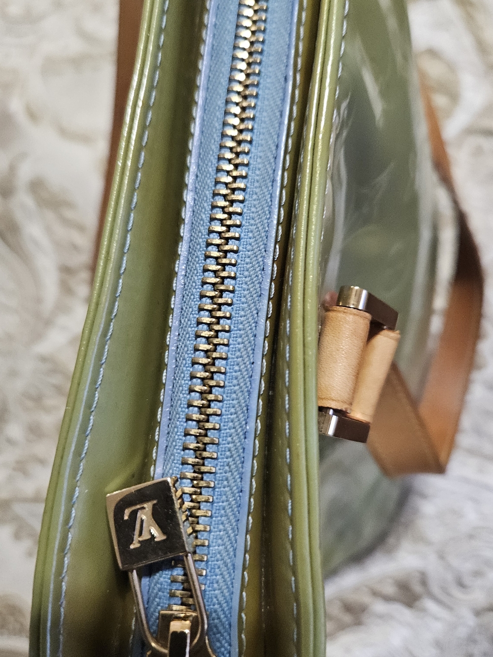 Louis Vuitton Olive Patent Monogram Leather Tote with Tan Straps - Picture 5 of 12